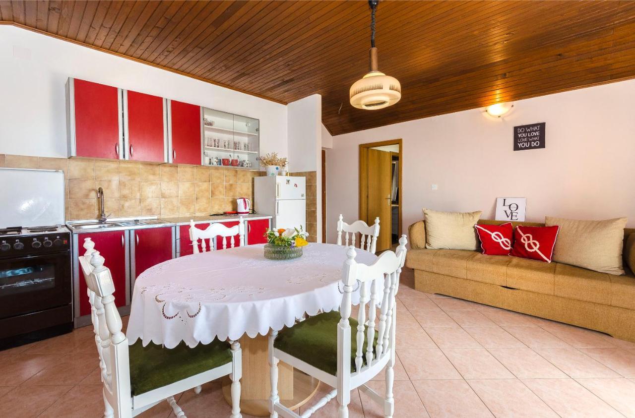 Apartment And Rooms Ema Βόντιτσε Εξωτερικό φωτογραφία